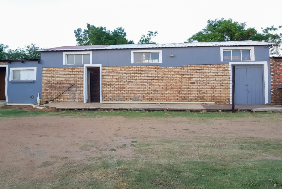  Bedroom Property for Sale in Wilkoppies North West